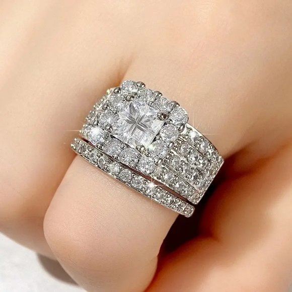 Brilliant Engagement Set Of Rings For Women Full Cubic Zirconia Luxury Proposal - Picture 2 of 8